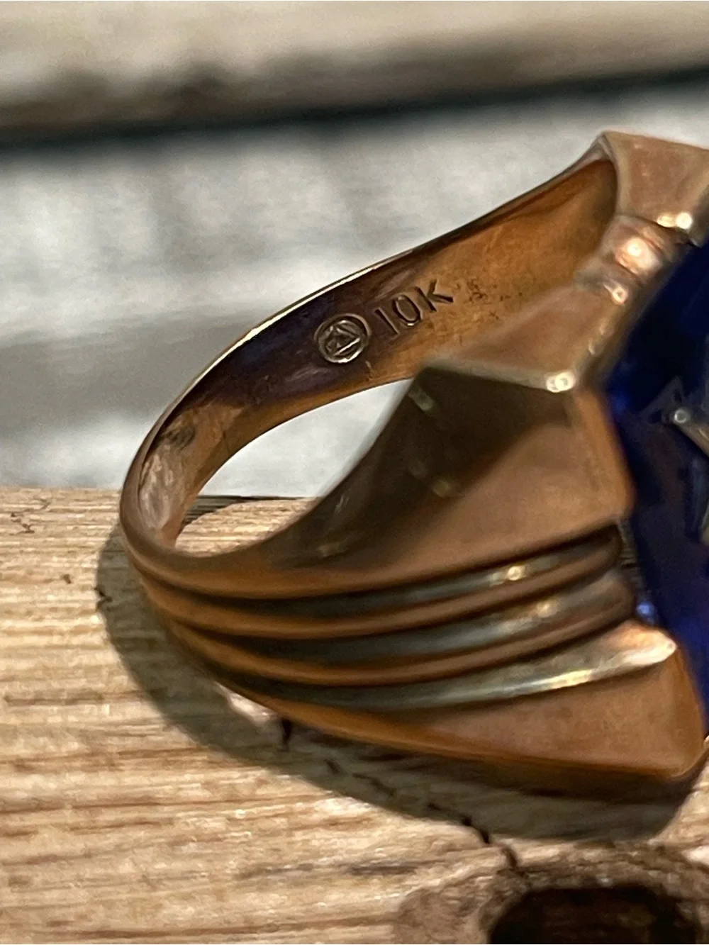 Men's Gold 10K Blue Masonic Square & Compass Signet Ring 7.86 grams